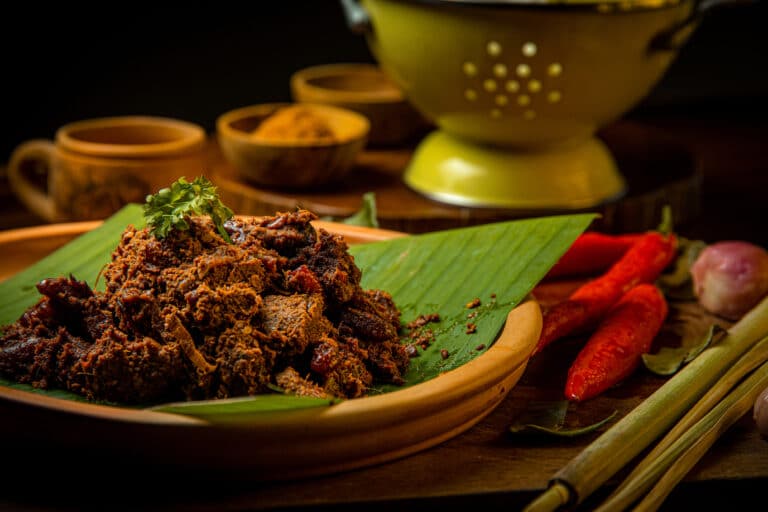 LOCAL DISHES IN INDONESIA MUST TRY